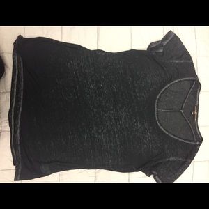 Women’s short sleeve shirt